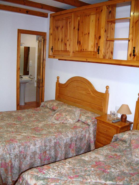 Hostal La Muntanya Castellar De N'Hug Ngoại thất bức ảnh