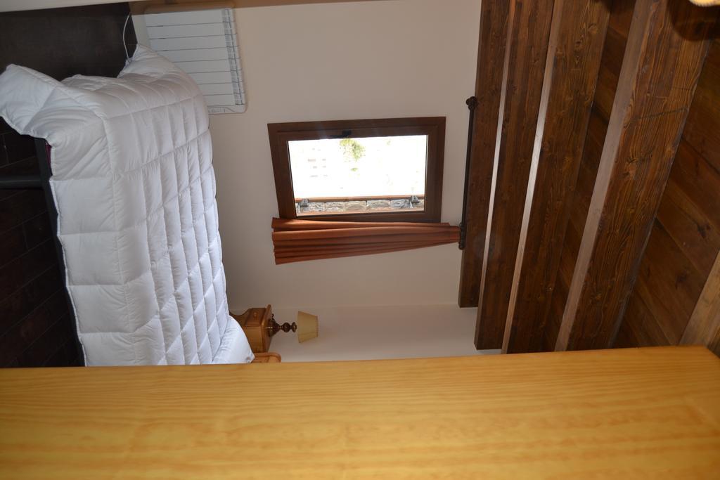 Hostal La Muntanya Castellar De N'Hug Ngoại thất bức ảnh